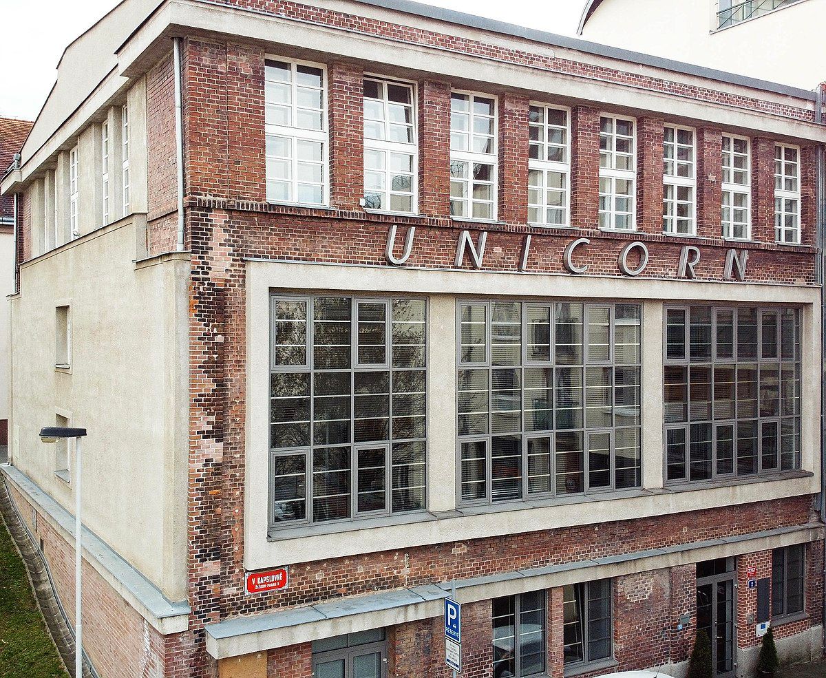 Budova Unicorn College v Kapslovně - zdroj wikipedia
